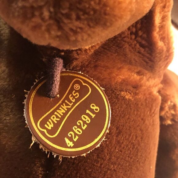 Ganz Bros. Vintage 1981 Wrinkles soft plush brown dog hand puppet. Model 4262918 - Picture 3 of 8